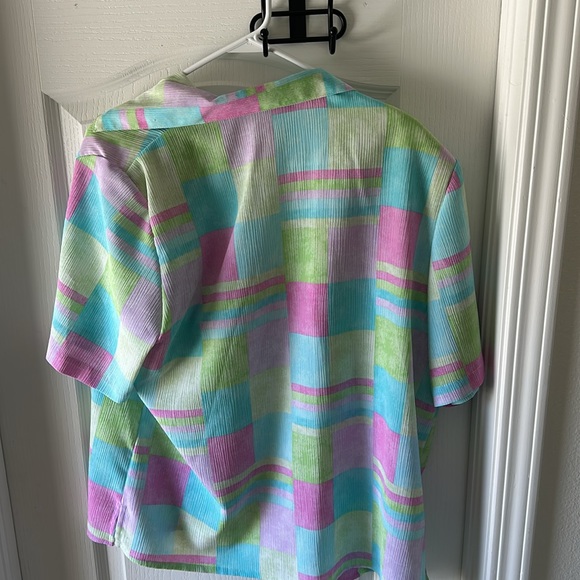 Alia Button Up Top - Picture 3 of 3